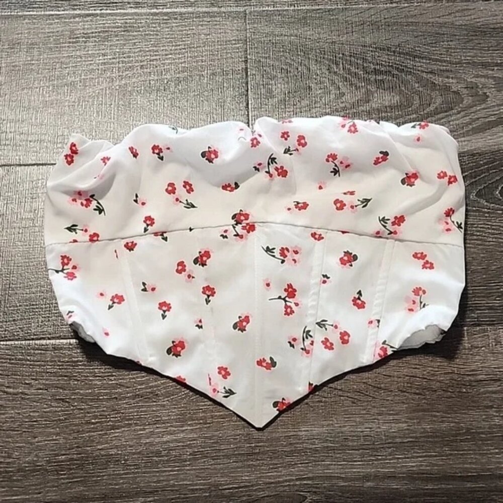 ❄️ Princess Polly floral Crop Top ❄️